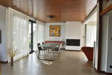 تختخواب و صبحانه Chambre Beausejour
