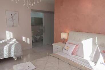 تختخواب و صبحانه Klemi, Rooms In Old Town Dolomia Best Home Check In Automatico