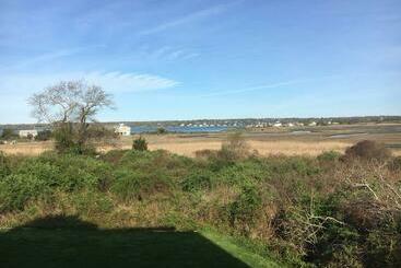 مبيت وإفطار Large Modern Private Suite By The Sea  Birders Paradise