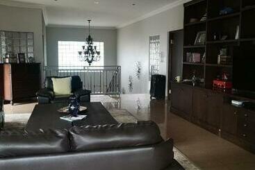 پانسیون Bristow Luxury Suites With Back Up Power And Free Wi Fi