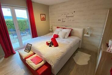 تختخواب و صبحانه La Milardière Chambres D Hôtes
