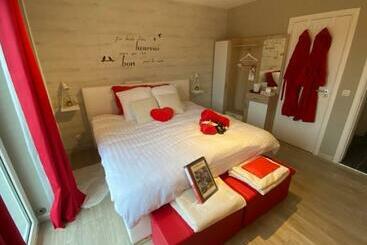 تختخواب و صبحانه La Milardière Chambres D Hôtes