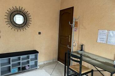 تختخواب و صبحانه Studio Indépendant Chez L Habitant