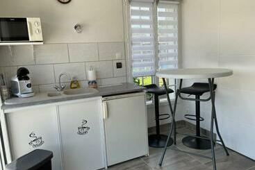 تختخواب و صبحانه Studio Indépendant Chez L Habitant