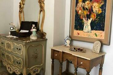 پانسیون Suite 120