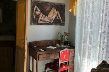 پانسیون Suite 120