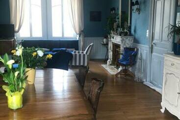 تختخواب و صبحانه Augustodun Home