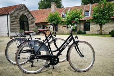 민박 Casa Leone Near Bruges With Jacuzzi & Parking