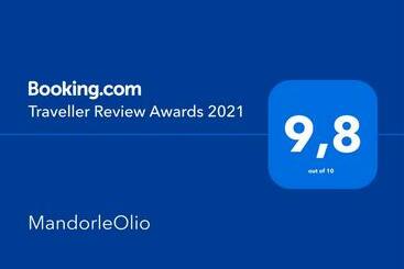 تختخواب و صبحانه Mandorleolio