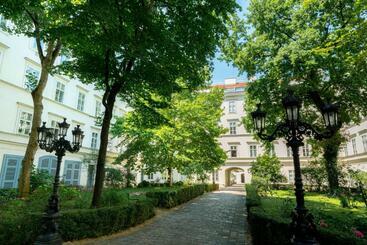 Vienna Residence, Am Heumarkt   Stadtpark