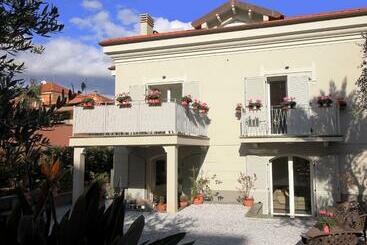 پانسیون Guesthouse Villa Jung