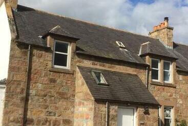 مبيت وإفطار Bowtop Wagon At Lettoch Farm