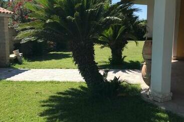 تختخواب و صبحانه Relais Le Folaghe