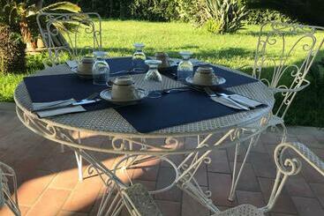 تختخواب و صبحانه Relais Le Folaghe