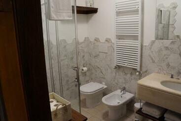 پانسیون La Brigata Apartments Suite Room