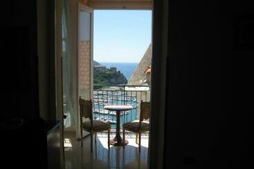 تختخواب و صبحانه Kirillos In Cilento