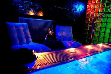 پانسیون New Emotion Room
