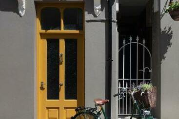 تختخواب و صبحانه Bridge Street Townhouse
