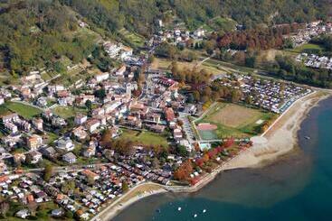 تختخواب و صبحانه Guest House Il Nido Dello Svasso  Foresteria Lombarda