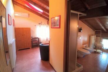 تختخواب و صبحانه Guest House Il Nido Dello Svasso  Foresteria Lombarda
