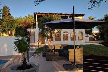 مبيت وإفطار Vivenda Balou