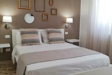 پانسیون Ostuni Crispi House
