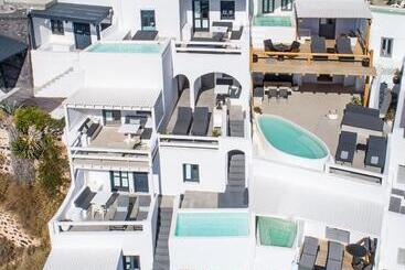 هتل Aqua Luxury Suites