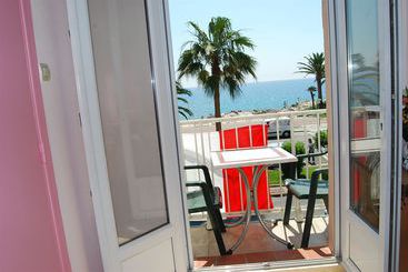 هتل Hôtel Azur