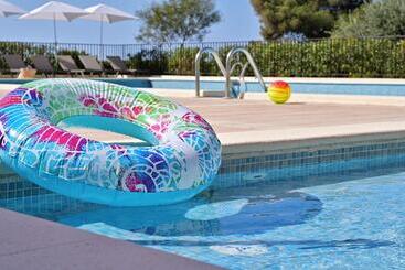 هتل Residence Les Calanques