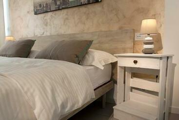 هتل Le Suites   Di Fronte Ospedale Sacro Cuore