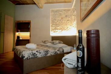 پانسیون Epicuro Guest House