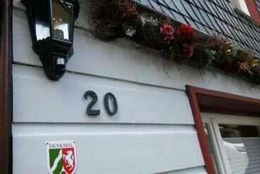Auberge Hôtelière Hier & Jetzt In Monschau City