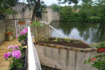 تختخواب و صبحانه Moulin De L Abbesse