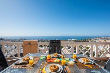 109 Penthouse , Incredible View, Marco