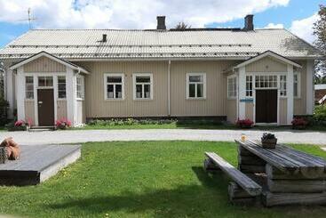 בית מלון כפרי Ellilän Kievari