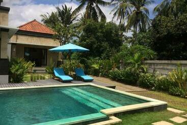 پانسیون Pondok Ardi Villas