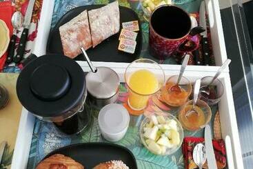 تختخواب و صبحانه Monts Dôme