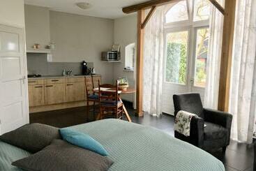 住宿加早餐  De Borg Vakantie Appartementen