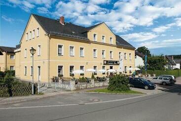 هتل Deutsches Haus