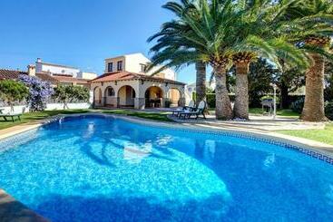 הוסטל Casa Segaria