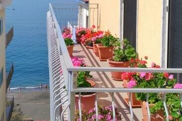تختخواب و صبحانه Il Soffione Home