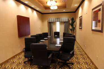 هتل Hampton Inn & Suites Carlsbad