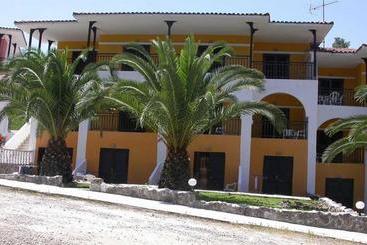 هتل Kassandra Bay Village