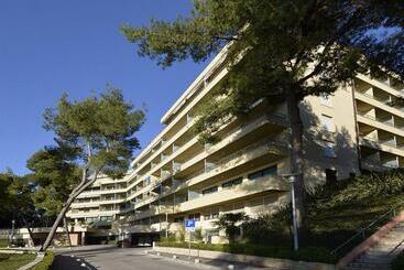 هتل The Residence Apart