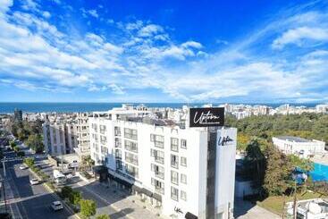 Отель Uptown Buyuk Anadolu Girne