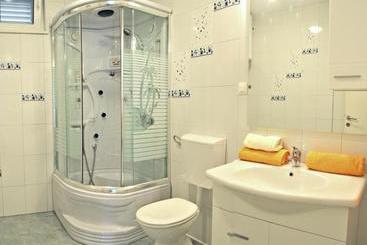 Peric Apartments
