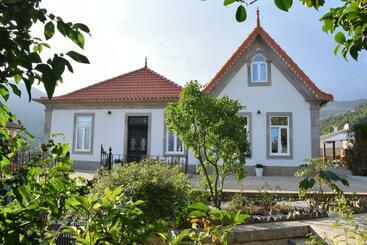 پانسیون Casa De Carrapatelo