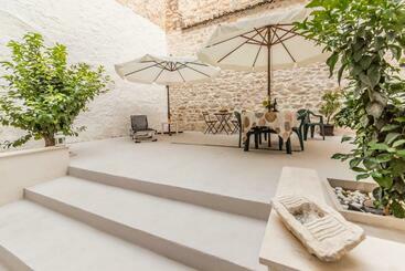 Carlentini House B&b