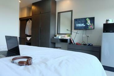 هتل Trio Residence Si Racha