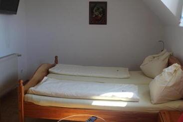 Bed and Breakfast Gästehaus Christa